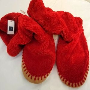 Gap slippers small